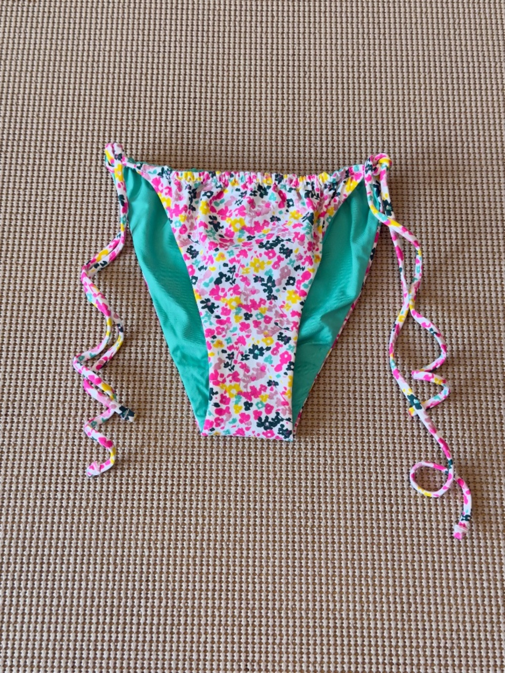 HURLEY floral multicolor reversible cheeky bikini bottom side tie size small